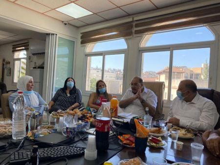 عباس وإيمان خطيب ياسين بزيارة عمل لمجلس عيلبون المحلي